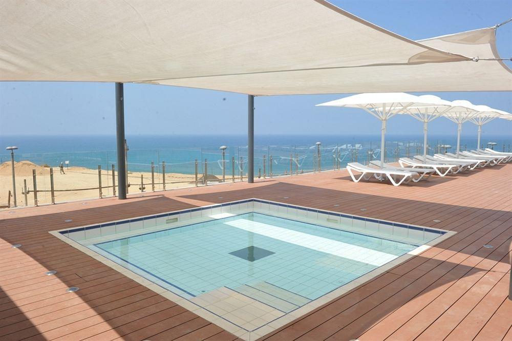 Island Luxurious Suites Hotel And Spa Netanya Esterno foto