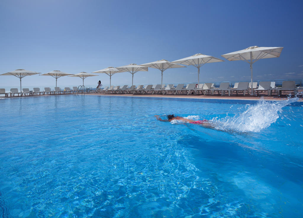 Island Luxurious Suites Hotel And Spa Netanya Esterno foto