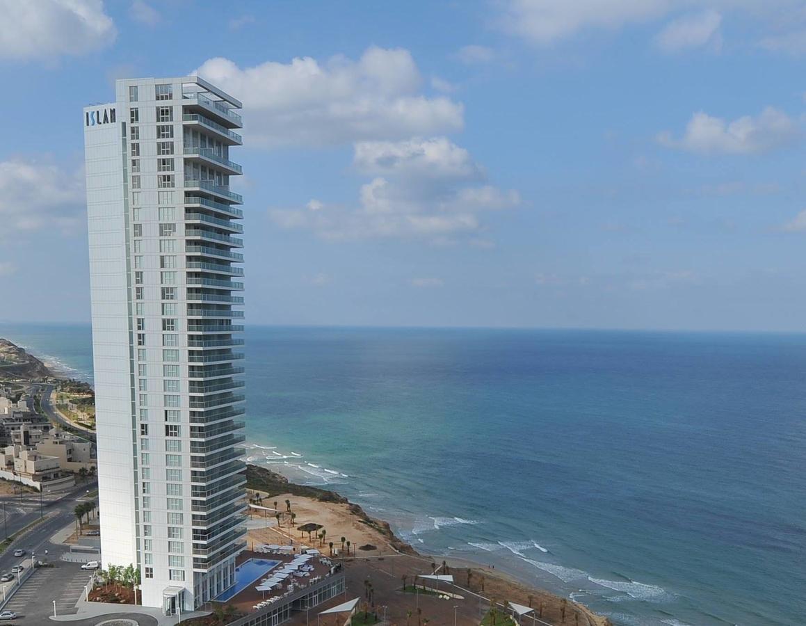 Island Luxurious Suites Hotel And Spa Netanya Esterno foto