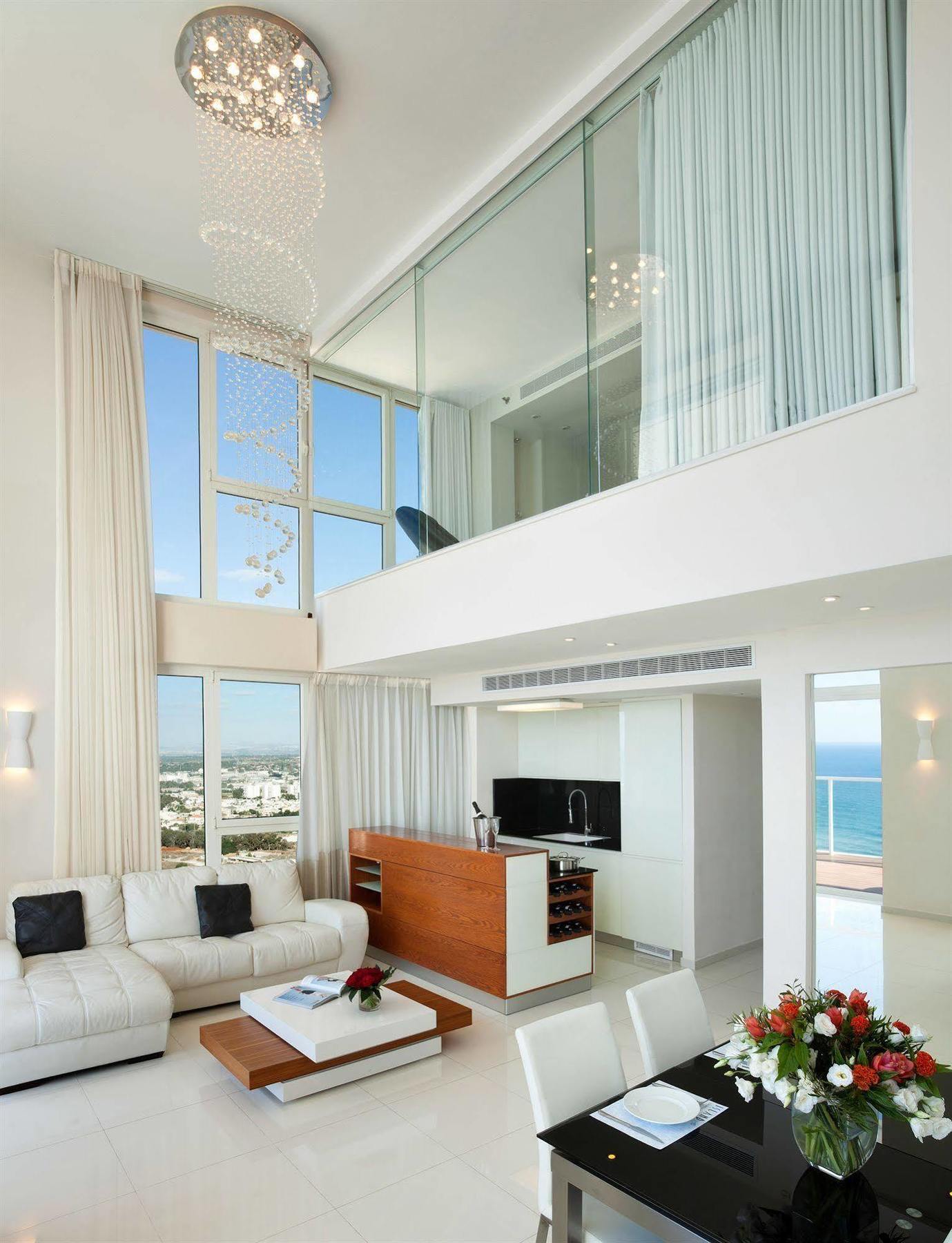 Island Luxurious Suites Hotel And Spa Netanya Esterno foto