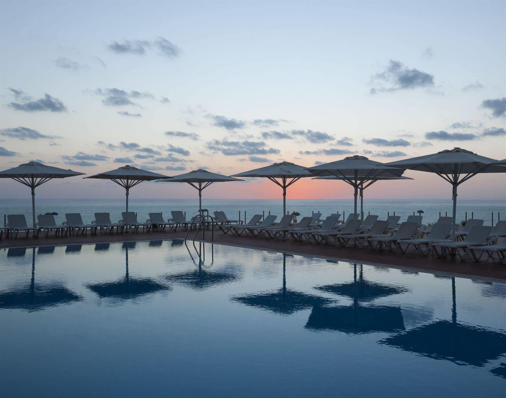 Island Luxurious Suites Hotel And Spa Netanya Esterno foto